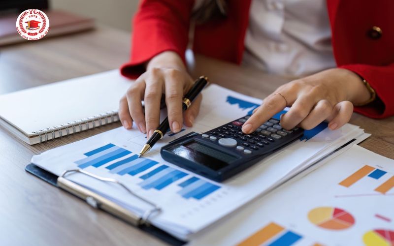 Vì sao nhiều người chọn học bằng Trung cấp ngành Kế toán online?