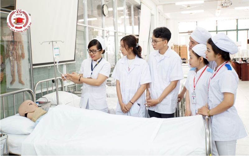 Vì sao nhiều người chọn học liên thông Điều dưỡng?