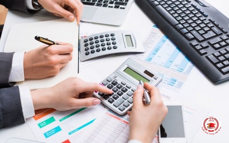 Vì sao nhiều người chọn học Liên thông Trung cấp lên Cao đẳng Kế toán?