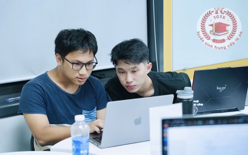 Chương trình học Trung cấp Công nghệ thông tin văn bằng 2 có gì?