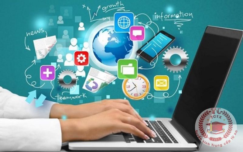 Học Liên thông Trung cấp lên Cao đẳng Công nghệ thông tin có phù hợp với người đi làm không?