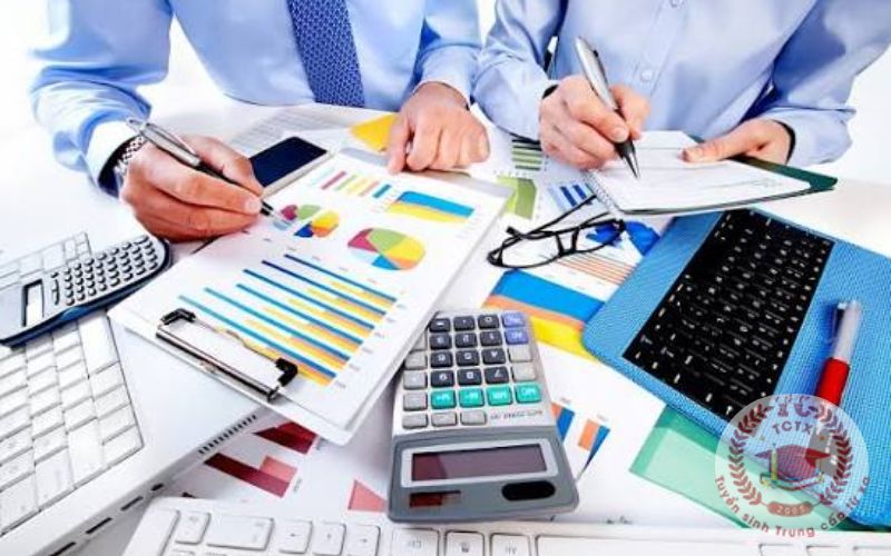 Nên đăng ký Khóa học Trung cấp ngành Kế toán học cuối tuần ở đâu?