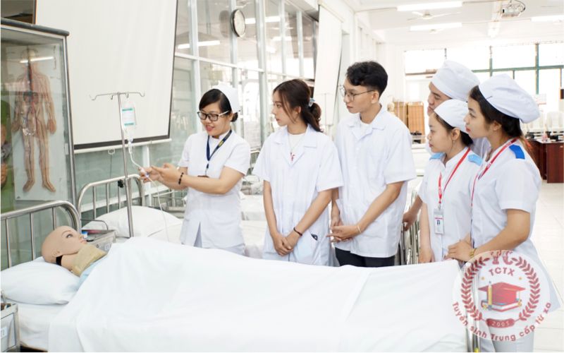 Xét học bạ ngành Điều dưỡng tại Trường Trung Cấp Từ Xa có gì thuận lợi?