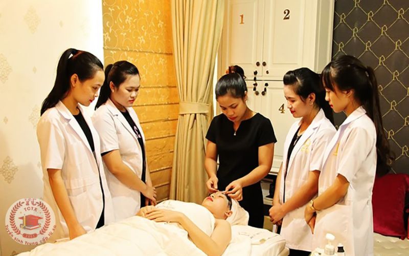 Học Trung cấp Chăm sóc sắc đẹp tại Trường Trung Cấp Từ Xa có gì thuận lợi?