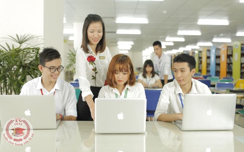 Học Trung cấp Công nghệ thông tin học Online