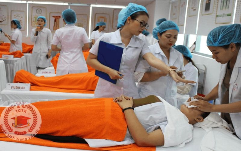 Vì sao Trung cấp Chăm sóc sắc đẹp học cuối tuần ngày càng được nhiều người lựa chọn?