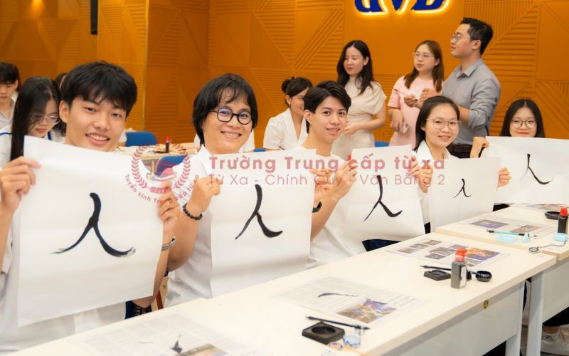 Ai phù hợp với lớp Trung cấp Tiếng Trung học cuối tuần?