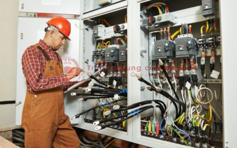 Cao đẳng Điện công nghiệp học online sẽ học những gì?