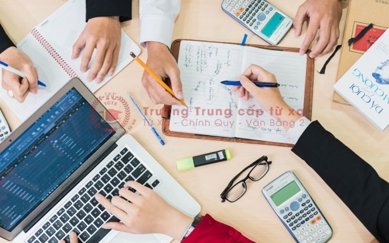Kế toán học ngoài giờ hành chính có khó không?