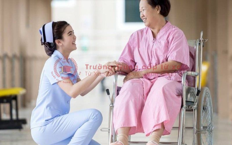 Trung cấp ngành Điều dưỡng học ngoài giờ hành chính xong có thể làm việc ở đâu?