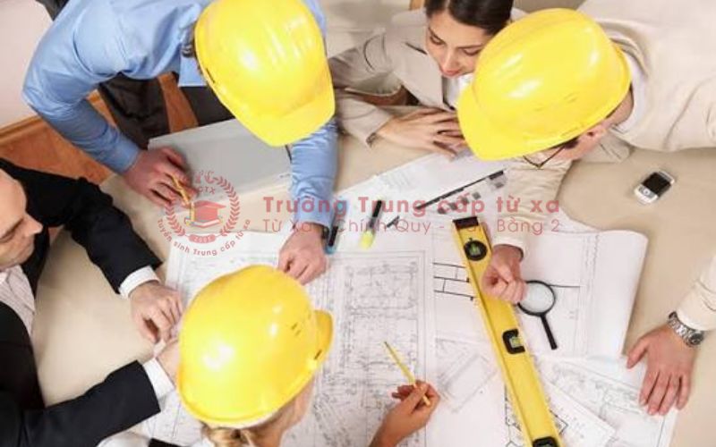 Đào tạo ngành Kỹ thuật xây dựng từ xa có phù hợp với người đi làm không?