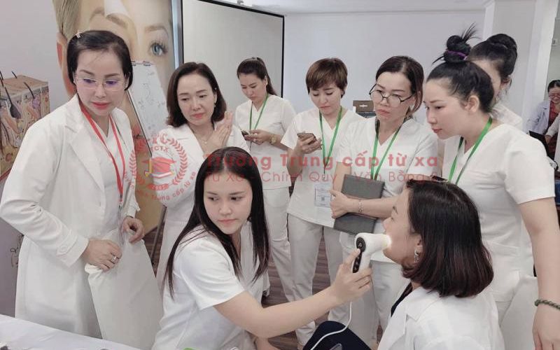 Trường đào tạo Trung cấp Thẩm mỹ uy tín cần có những gì?